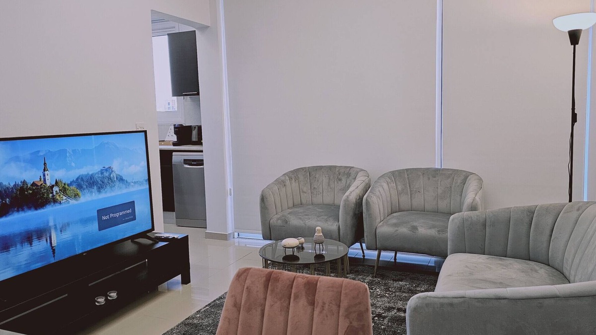 City Centre Apartment | STAY Cosmo City Suite 403