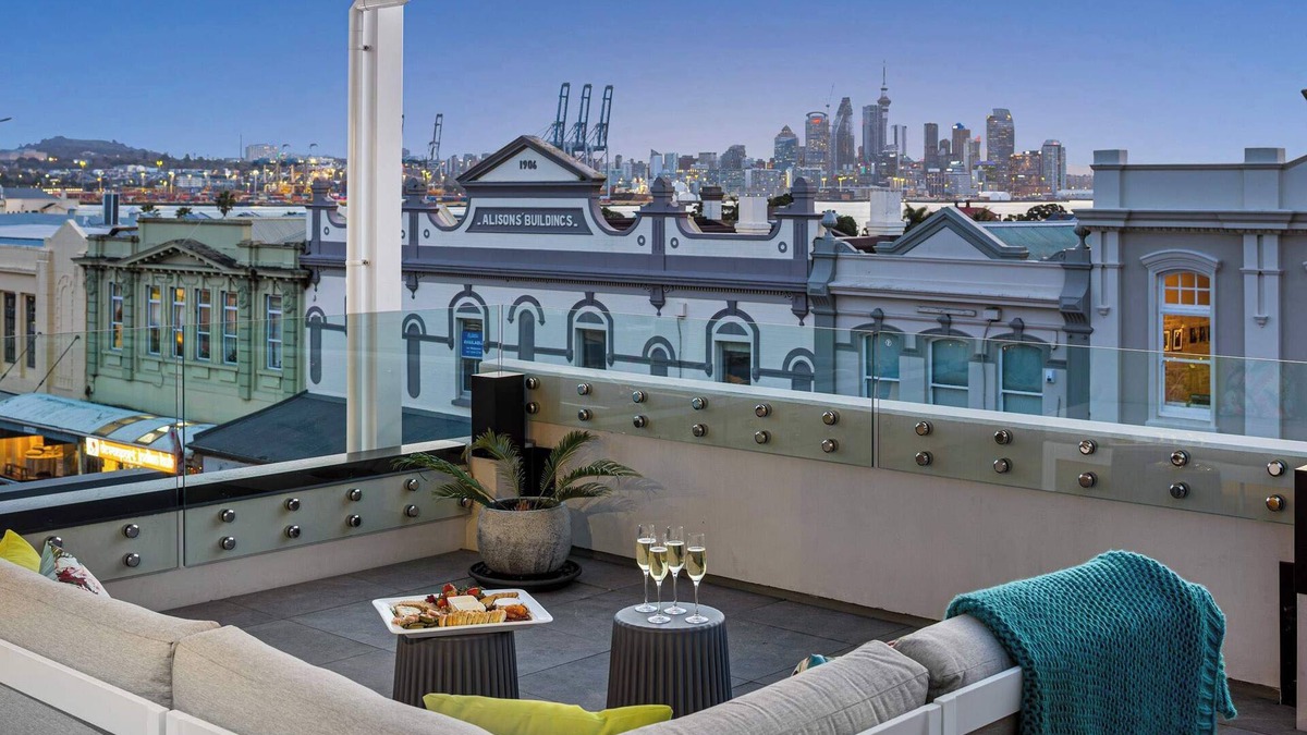 Devonport Apartment | Stay Devonport Summar