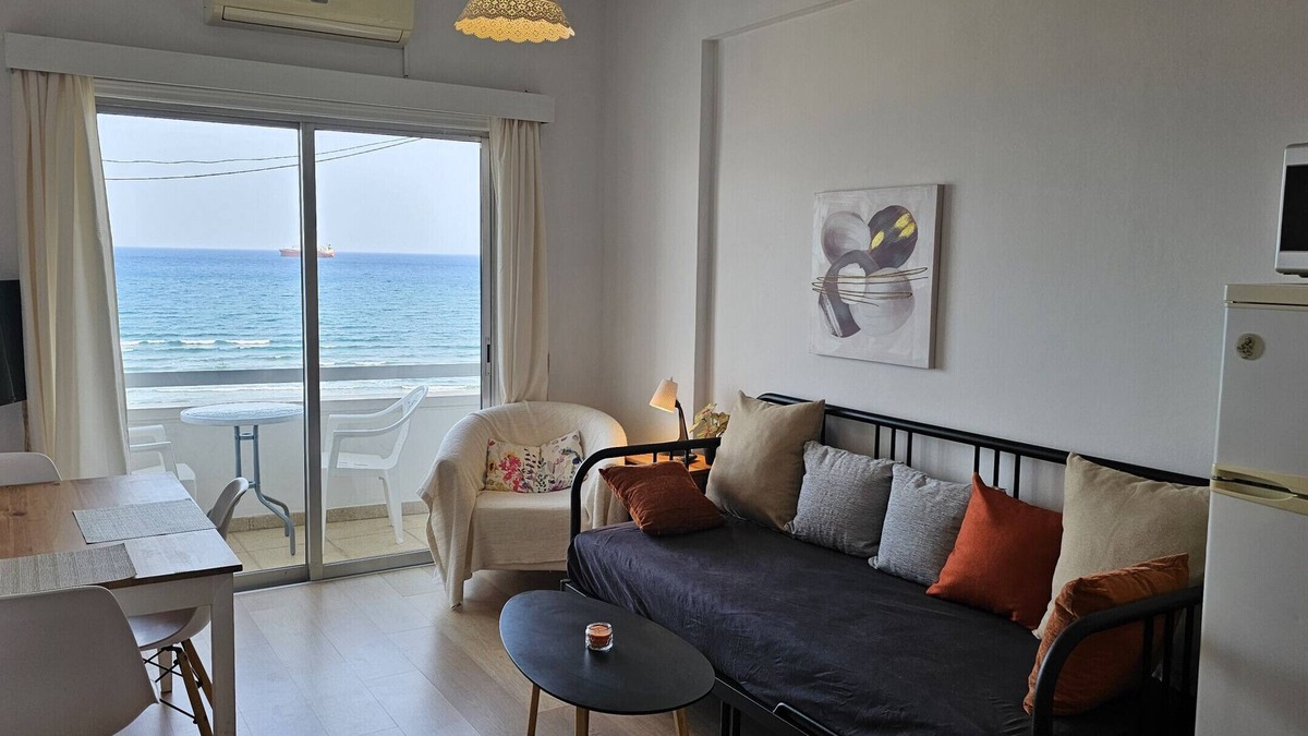 Larnaca City Centre Apartment | STAY Dreamy Seaside Apartment