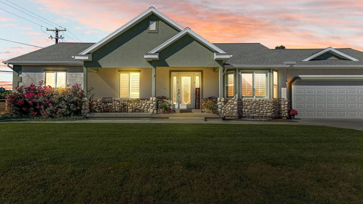 Orem House | Stay & Gather in Luxury! So close to Everything!