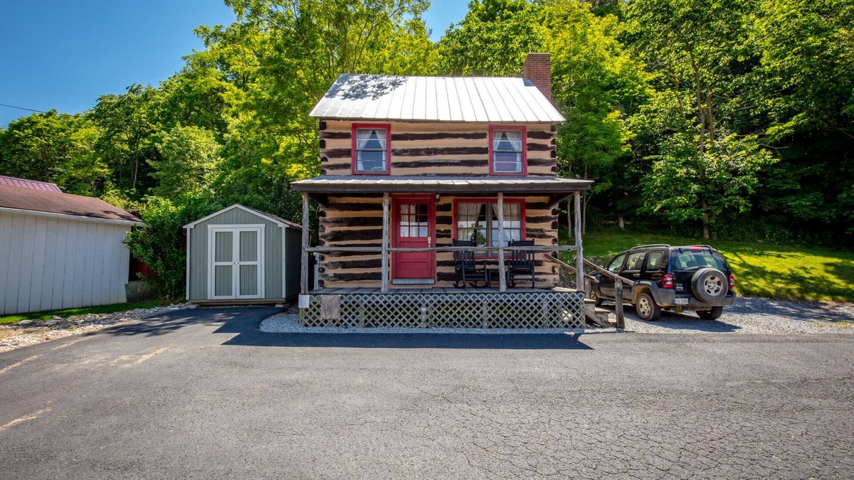 Bland Cabin | Stay in a 200 Year Old Log Cabin with Modern Conveniences