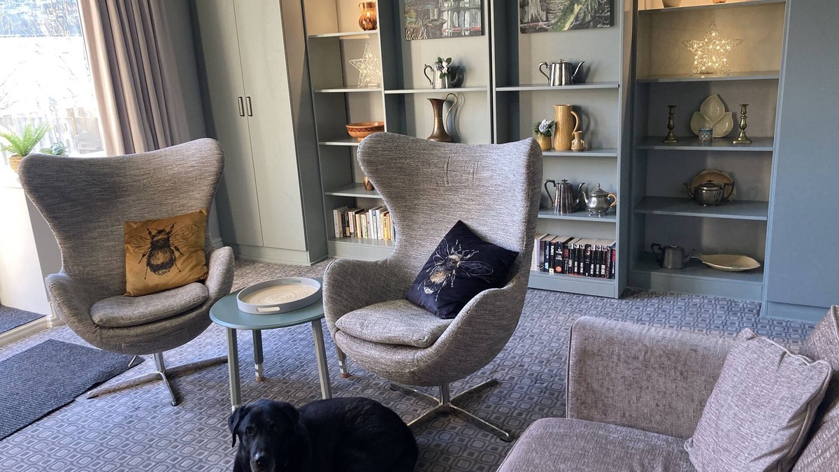 Mytholm Apartment | Stay in a Grand old House, Close to Hebden Bridge With Parking & pet Friendly