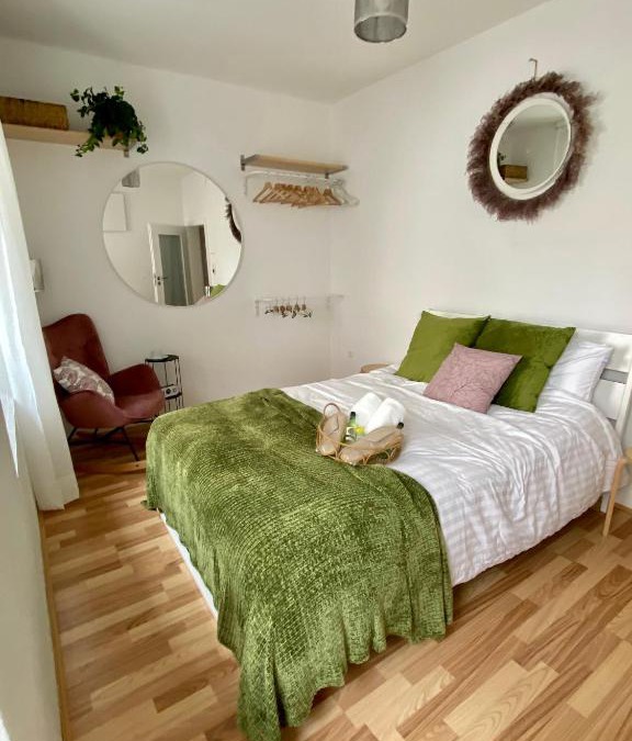 Links der Wertach-Nord Apartment | Stay in AUX, feel at home ! 2 room apartment central incl all you need for 4 person, 24H check in