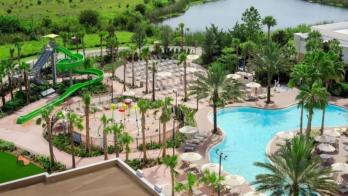 Florida Central Atlantic Coast Hotel | Stay in Heaty of Orlando! 2 Relaxing Units, Full Kitchen, Outdoor Pool!