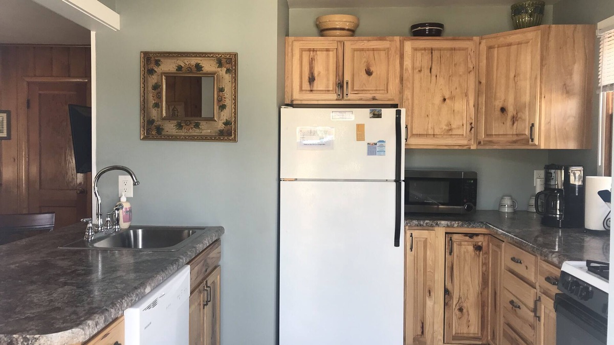 Hill City Cabin | Stay in Hill City. Perfect for your Black Hills vacation! Garage stall included