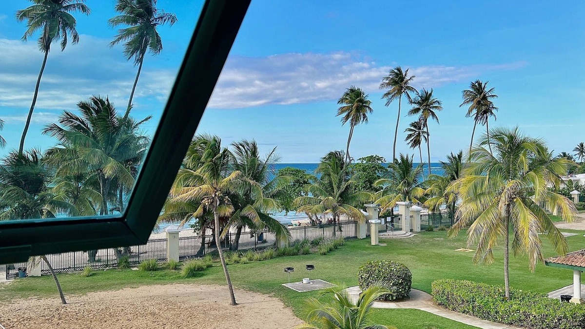 Mediania Alta Apartment | Stay in our Stunning Beachfront Penthouse!