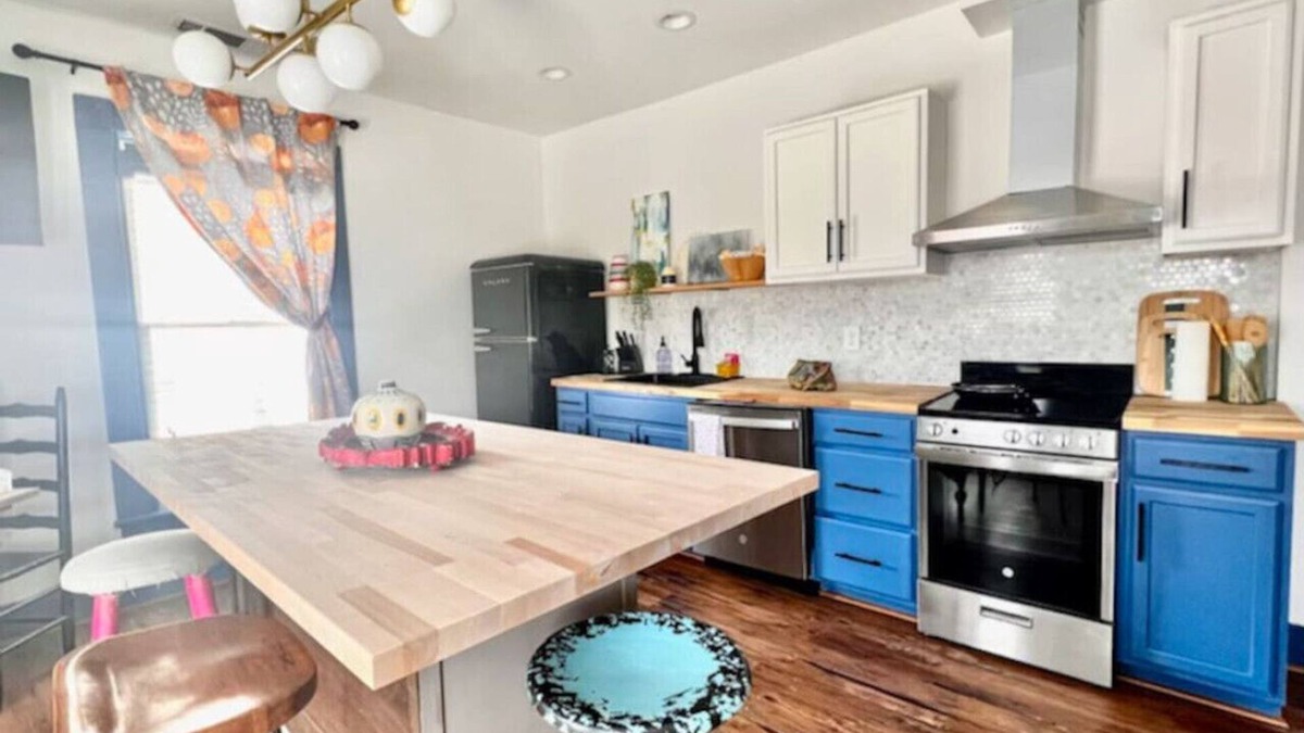Rome Apartment | Stay in Rome GA Downtown Blue 2 By SiriS