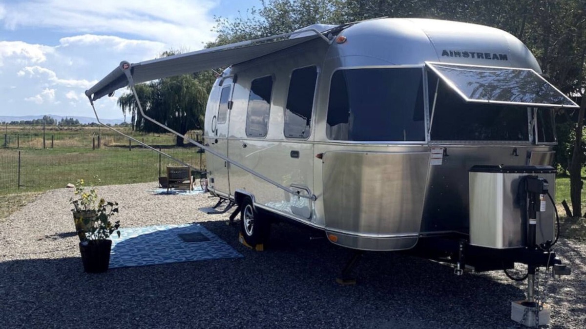 Bingham County House | Stay in style at a hobby farm!