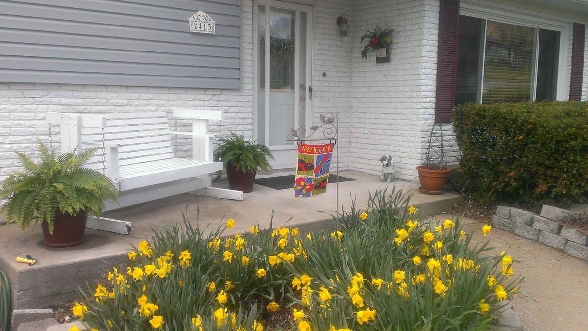 Cape Girardeau Apartment | Stay in the "Gone Girl" neighborhood