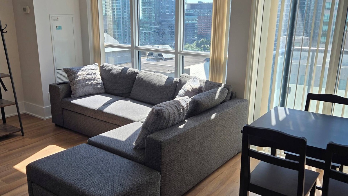 Toronto Entertainment District Condo | Stay in the heart of downtown Toronto! Steps from top attractions/entertainment