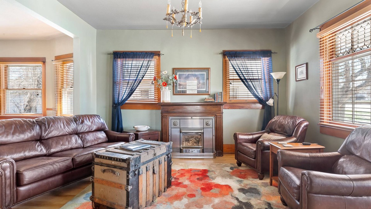 Spearfish House | Stay in this beautiful 1905 Craftsman Bungalow.