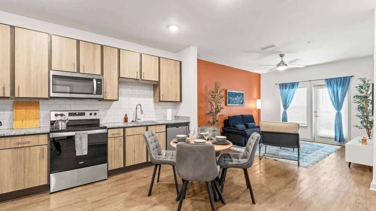 Lake Buena Vista Apartment | Stay Near Disney w King Bed Amenities PetFriendly