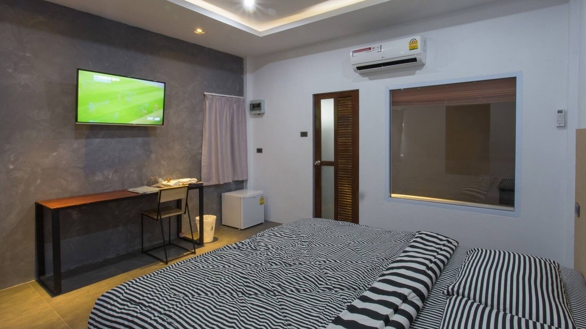 Phunphin Hotel | Stay near Surat Thani Airport & Train Station with cosy room