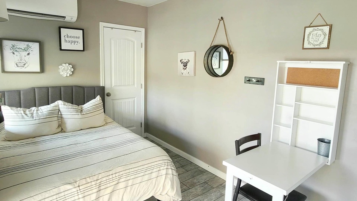 Peter Howell Apartment | Stay near UAZ in Tucson's cozy 1-bedroom
