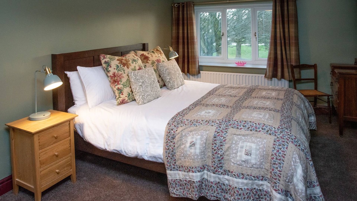 Newton Aycliffe Cottage | Stay Northside Countryside Village Cottage Sustainable County Durham