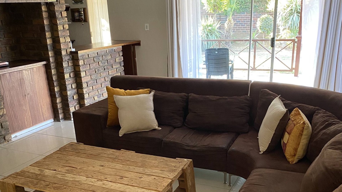 Edenvale House | Stay on Baker Road, Gauteng( No Loadshedding)
