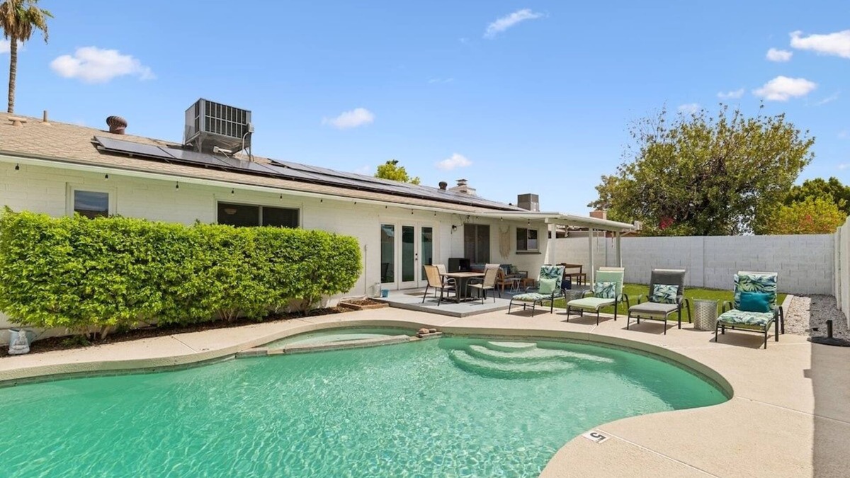 Tempe House | Stay on Sesame- Heated Pool & Spa 3BR Fall Ready