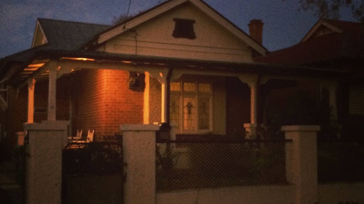Wagga Wagga House | Stay on Simmons "Ivanhoe"