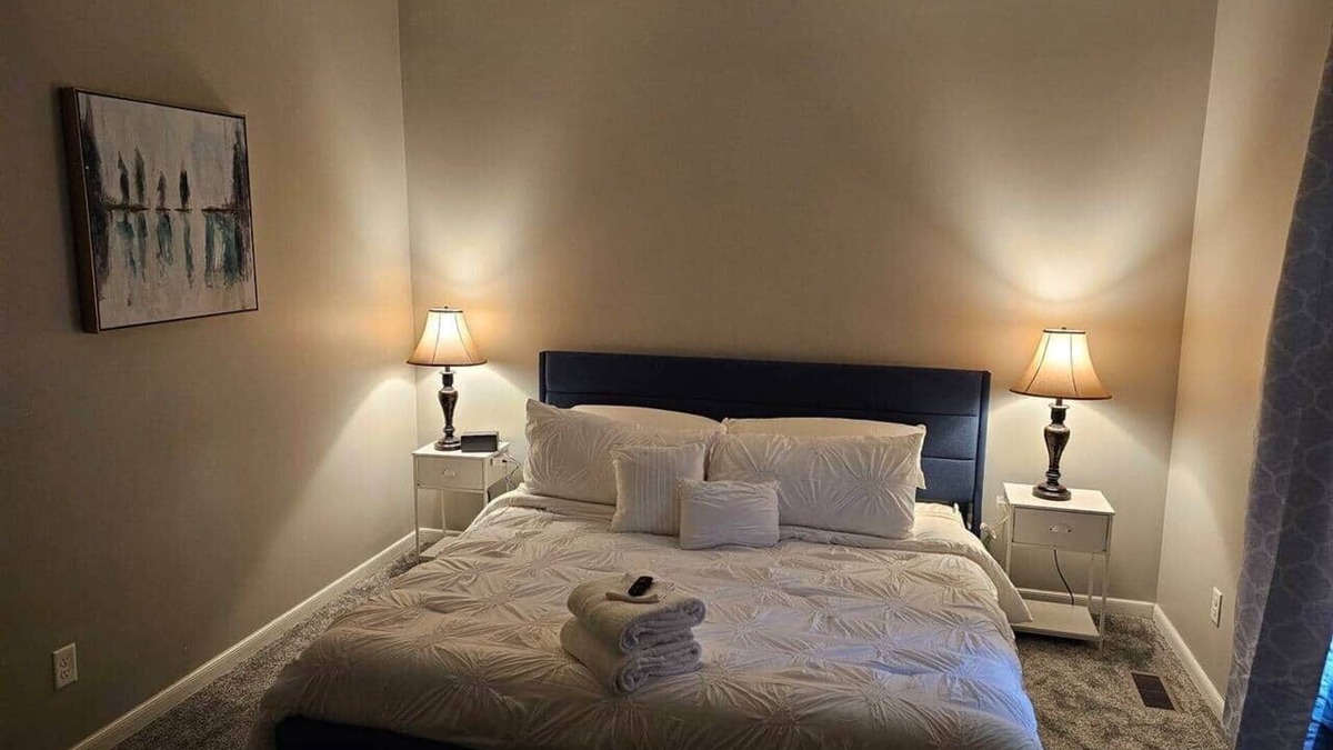 La Porte Apartment | Stay on State 2 bed