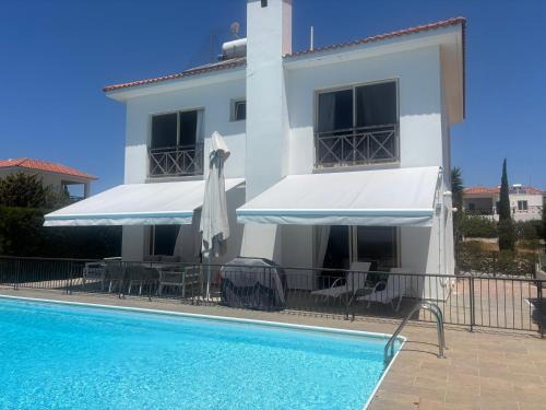 Pissouri Villa | STAY Pantheon Villa