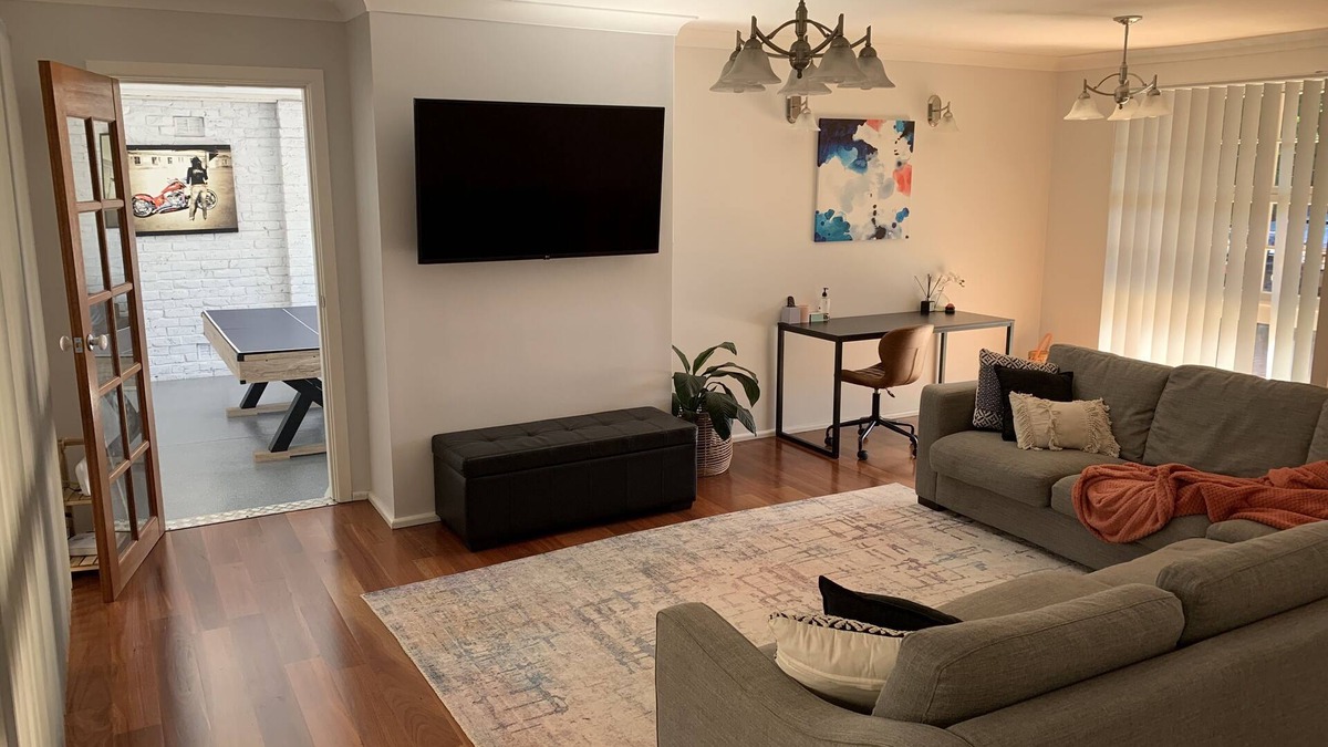 Emu Plains House | Stay Penrith~Work, Rest and Play~Gateway to the Blue Mountains~