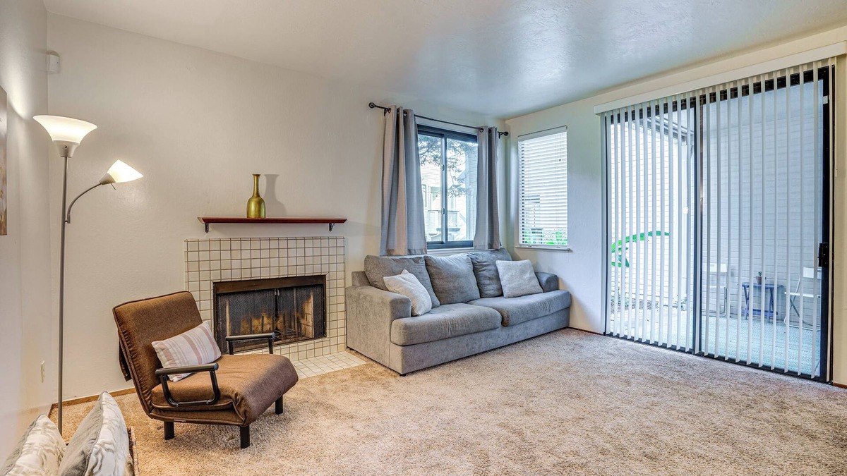 San Pablo Condo | Stay & Play: Bay Area Condo w/Community Pool!