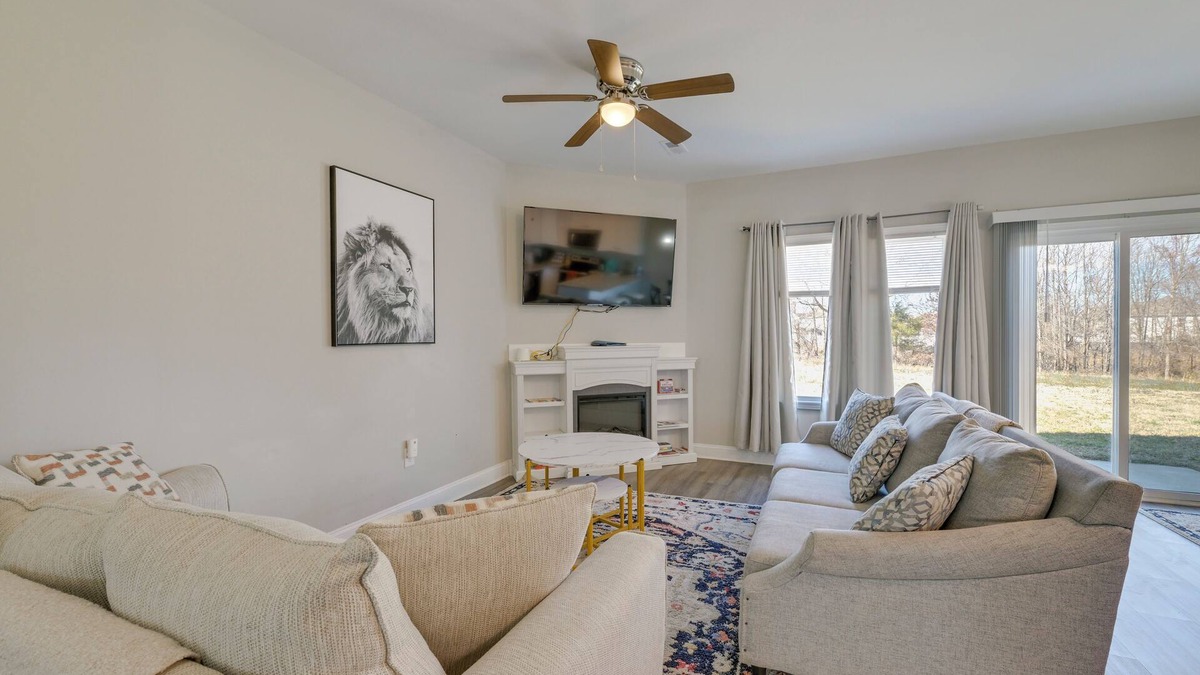Harrisburg House | Stay & Play: Spacious Concord Townhome Near Uptown