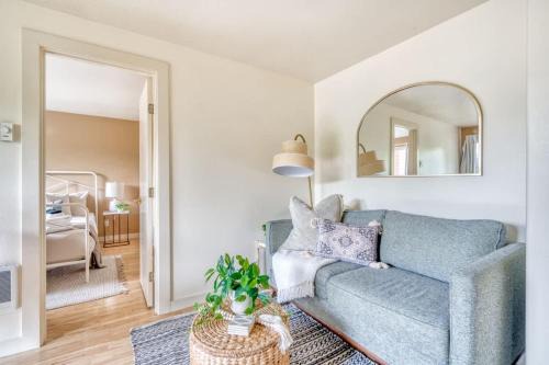 Corbett - Terwilliger - Lair Hill Apartment | Stay Portland - Adorable Bright 1 Bed Near OHSU