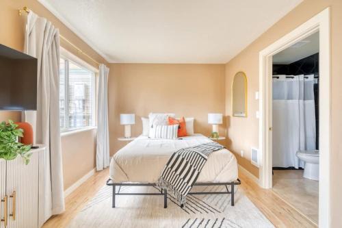 Corbett - Terwilliger - Lair Hill Apartment | Stay Portland - John's Landing Haven - Studio Near OHSU