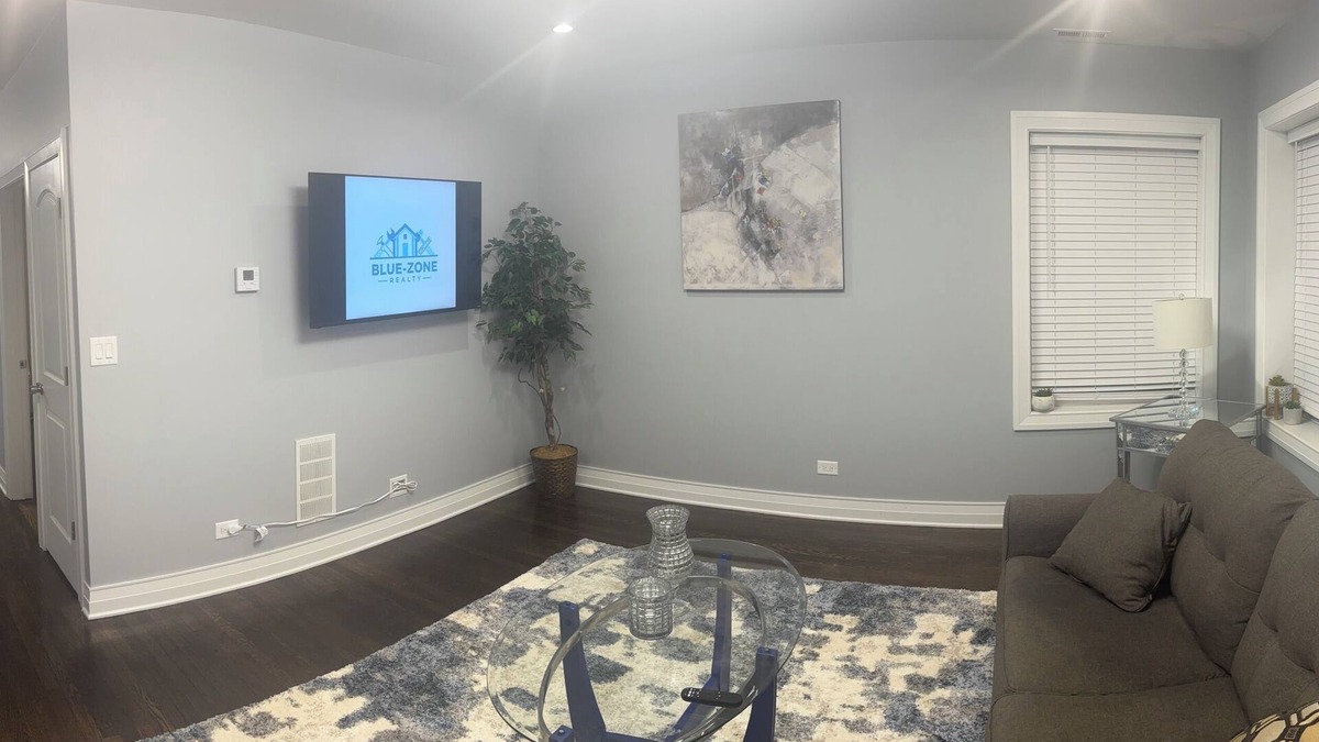Greater Grand Crossing House | Stay, Relax & Explore Chicago