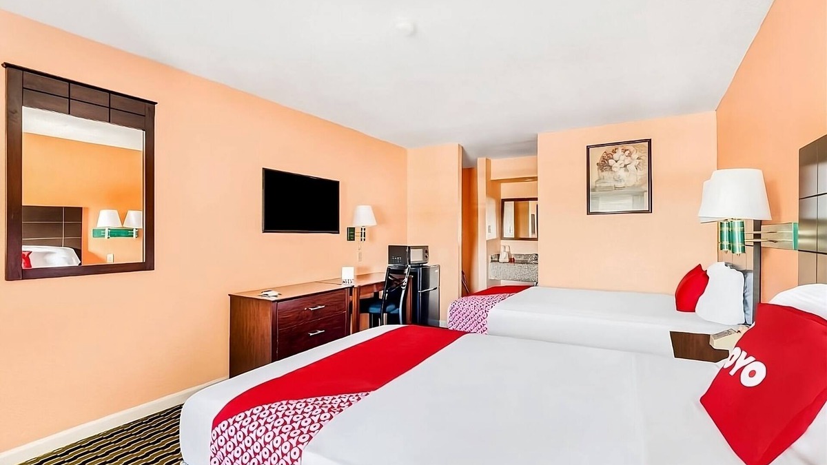 Channelview Hotel | Stay, Relax, Explore! 2 Modern Units, Free Parking, Pet-friendly Property!