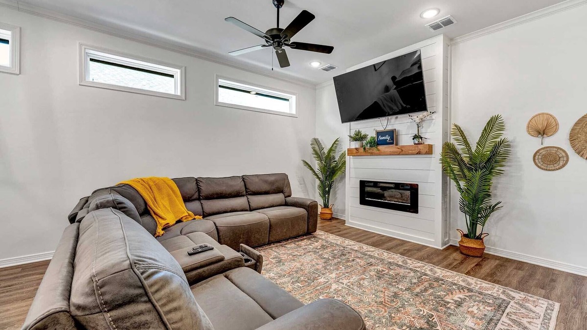 Tyler House | Stay Tyler @ Parade of Homes