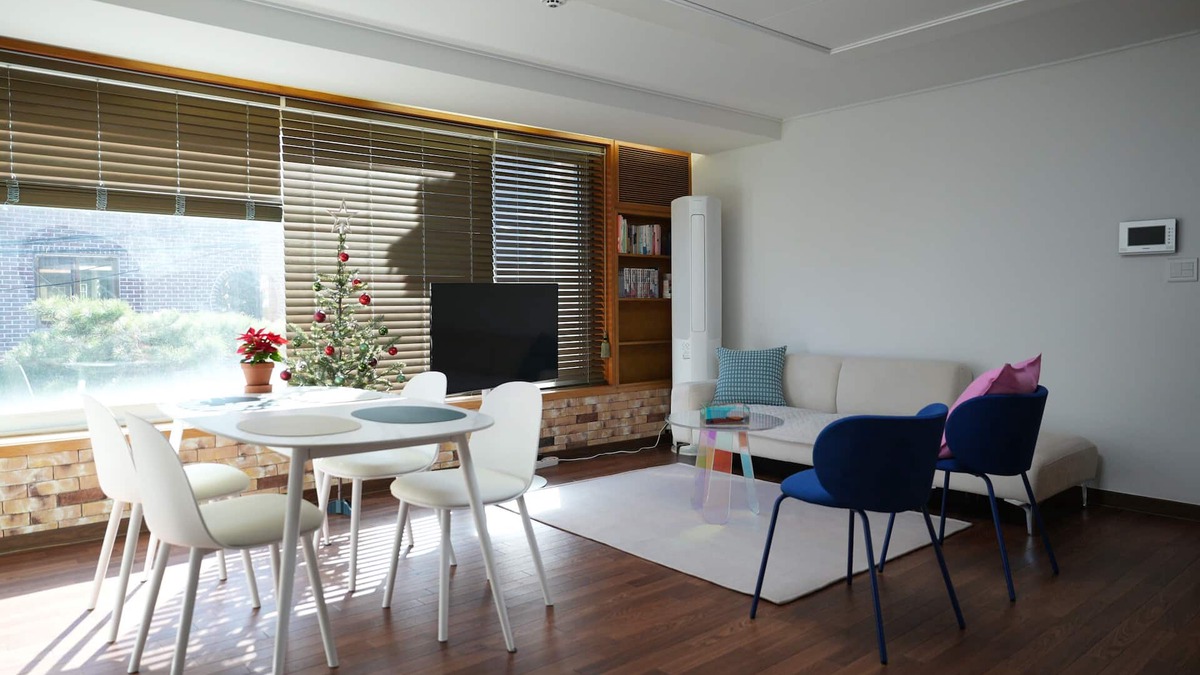 Jongno House | [Stay Vibe] Relaxing and cozy healing house