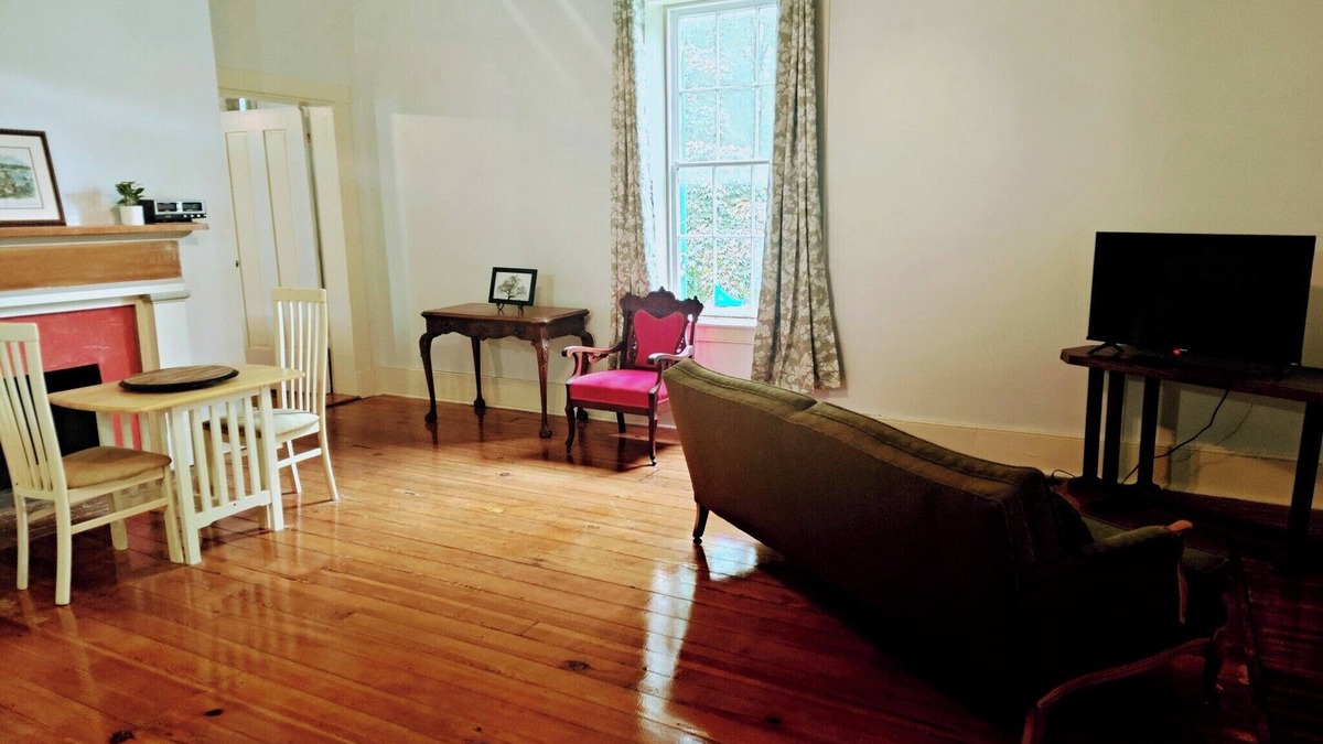 Franklin Bed & Breakfast | Stay Where History Meets Hospitality