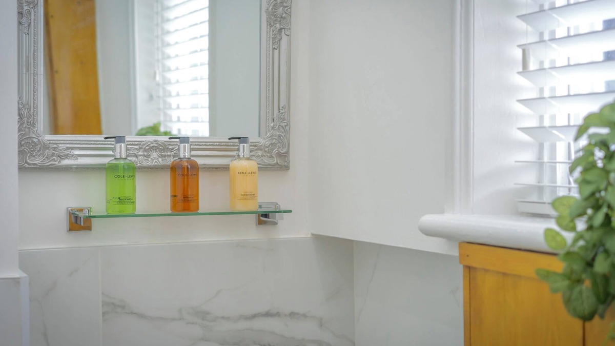 West Derby Apartment | Stay where it all began for The Beatles!