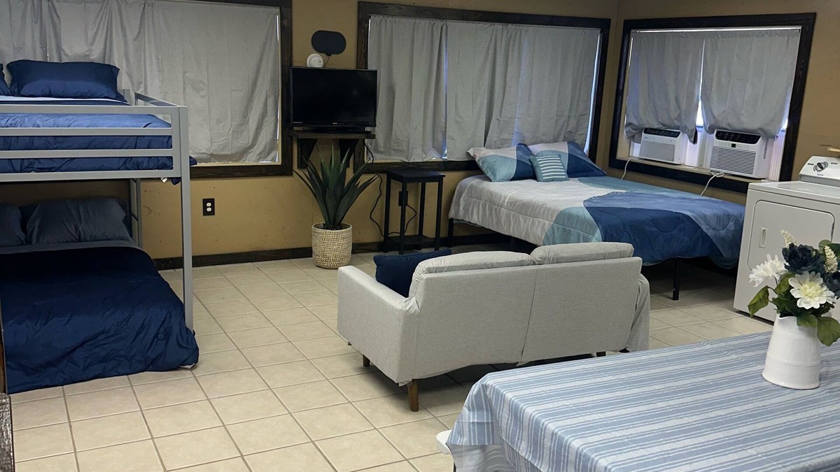 Jennings House | Stay with Cajun Charm & River Access