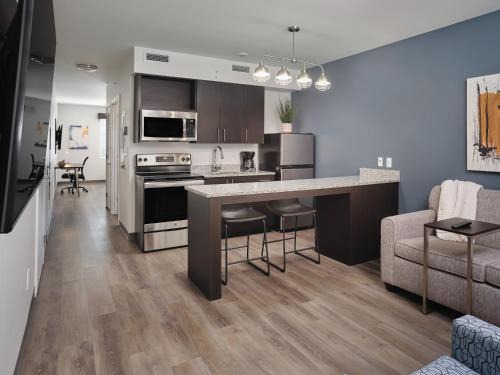 Belle Mina Hotel | stayAPT Suites Madison-Greenbrier