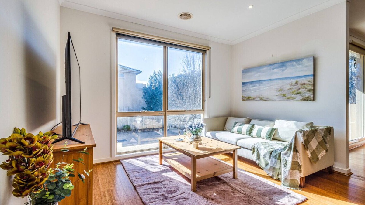 Sanctuary Lakes House | StayAU 3BR Cozy Retreat Point Cook Golf Nearby