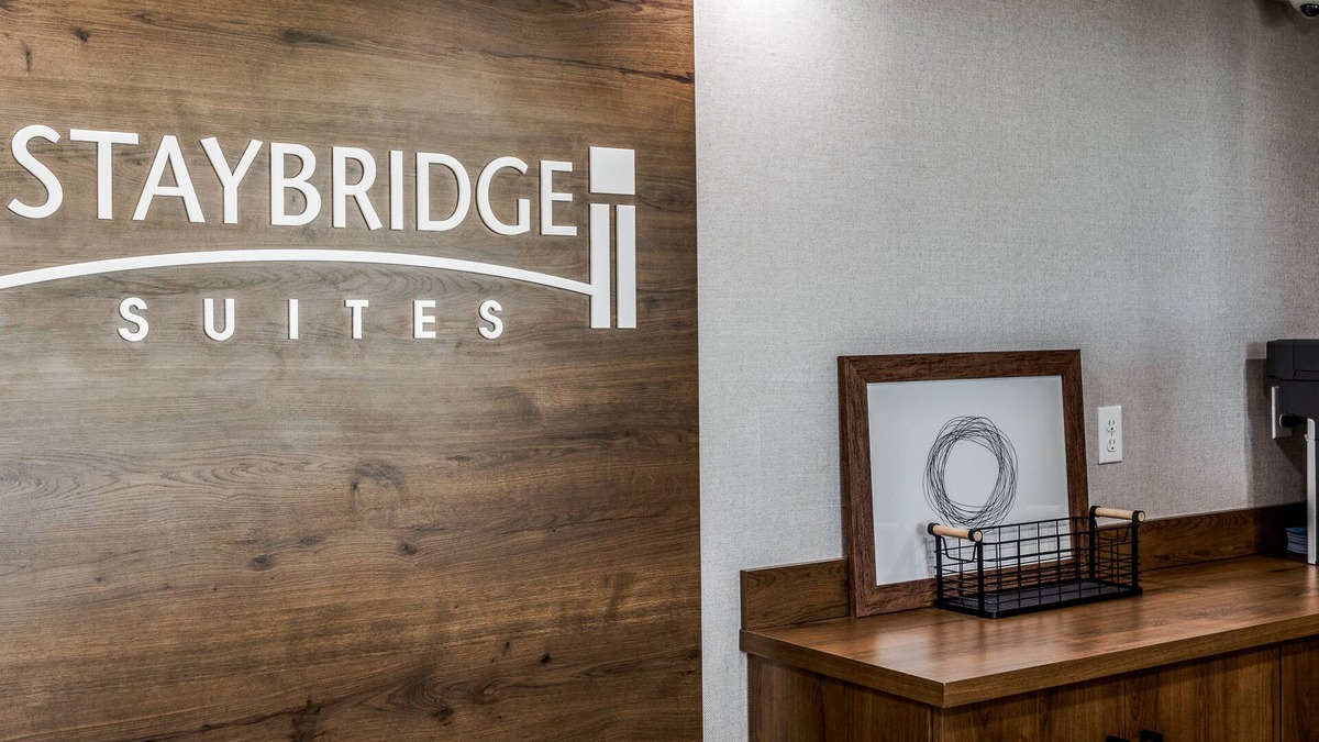 Dallas Hotel | Staybridge Suites Dallas Market Ctr Love Field by IHG