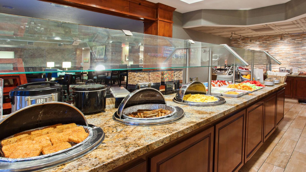 Lake Forest Hotel | Staybridge Suites Lake Forest by IHG