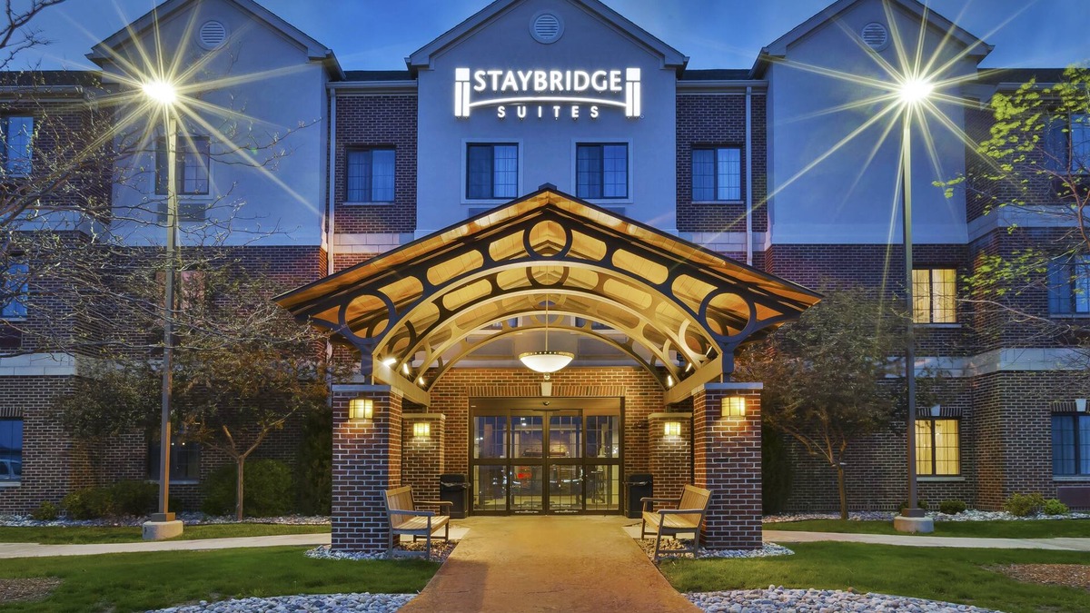Okemos Hotel | Staybridge Suites Lansing - Okemos by IHG