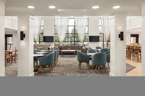 West Bloomington Hotel | Staybridge Suites Minneapolis-Bloomington by IHG