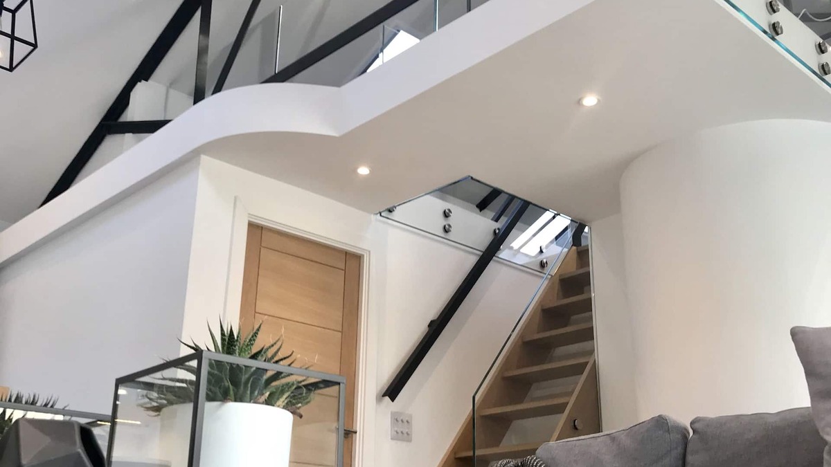 St Albans Apartment | Staycation New York Loft Gated Development LUX St Albans - Off Street Parking