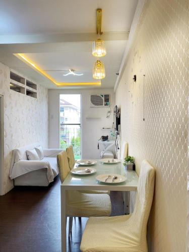 Taytay Apartment | Staycation ni B
