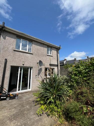 Cashel Villa | Stayincashel villa Rock view & next to the palace hotel
