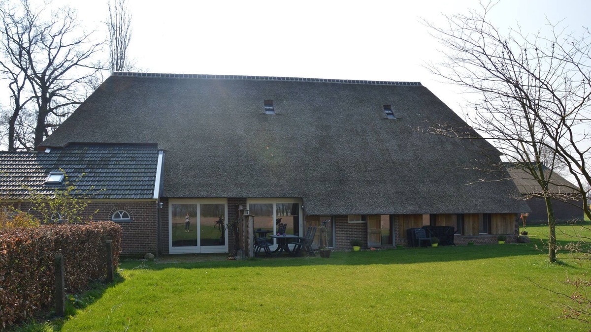 Geesteren Other | Staying in a thatched barn with box bed, beautiful view, region Achterhoek