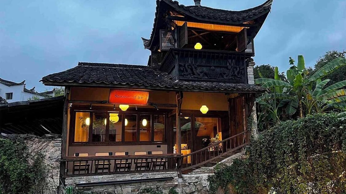 Jing County Hotel | Stayinmind