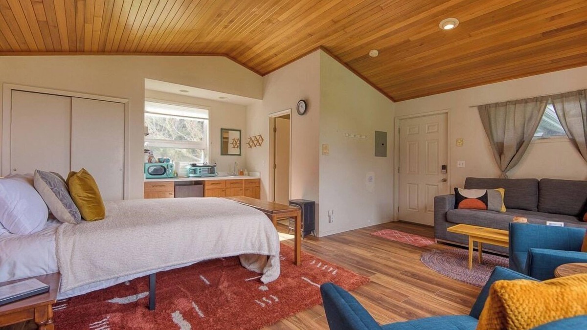 Coos Bay Apartment | #StayinMyDistrict Cape Arago Studio Suite