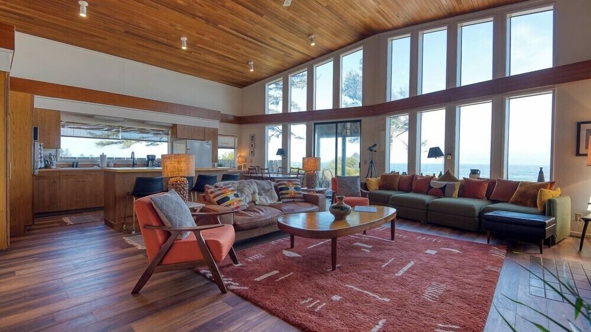 Coos Bay House | #StayinMyDistrict Cape Arago Sanctuary at the Sea
