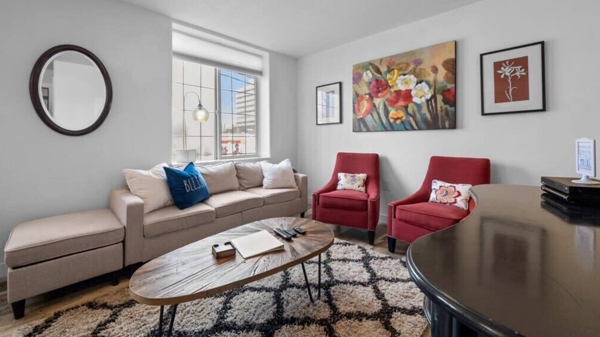 Downtown Vancouver Apartment | #StayInMyDistrict Downtown Loft